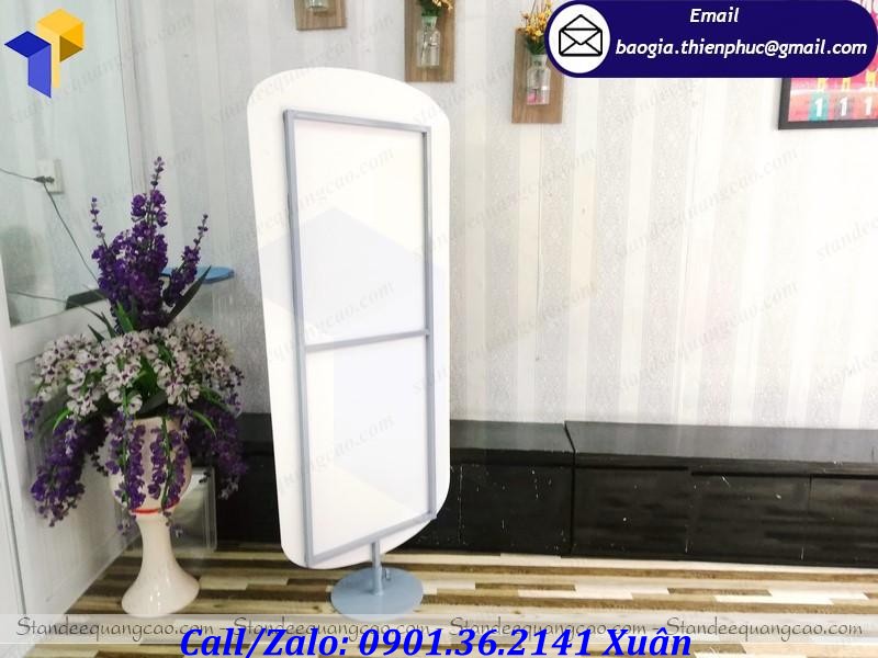 in standee quảng cáo