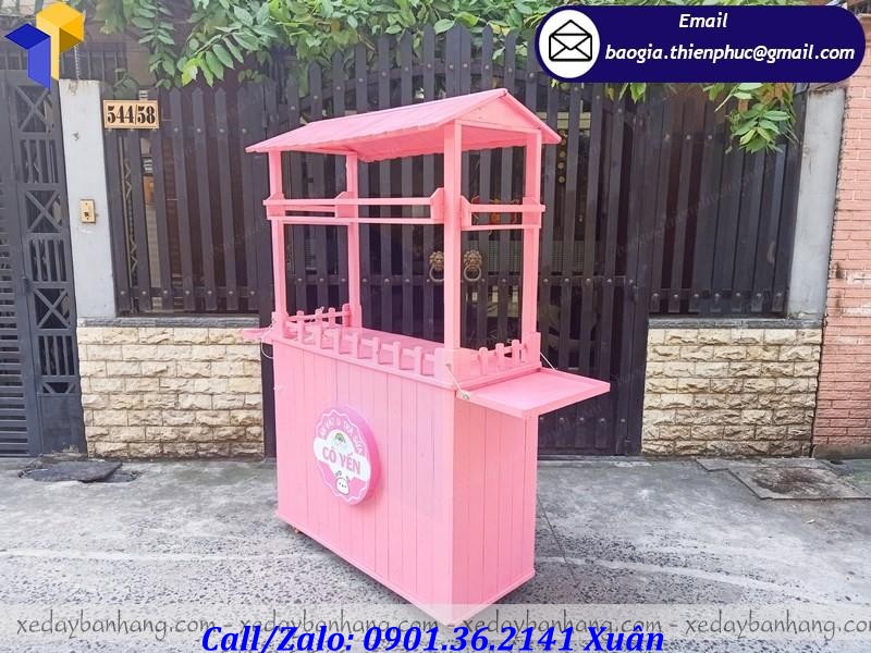 tủ gỗ bán trà sữa ngoài trời