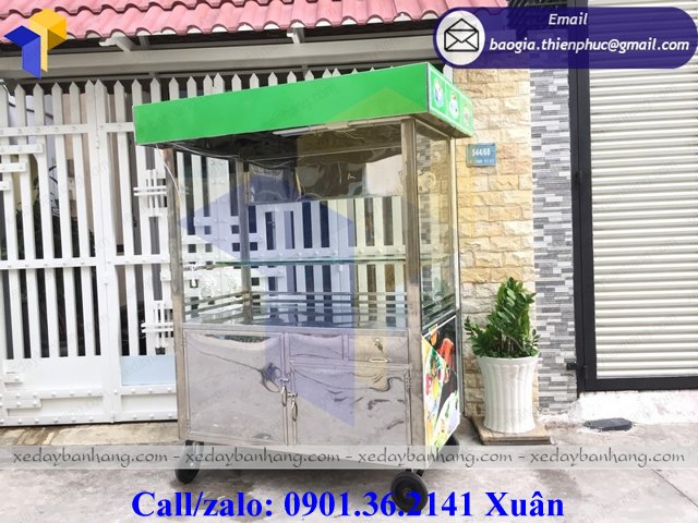 xe đẩy bán cơm văn phòng