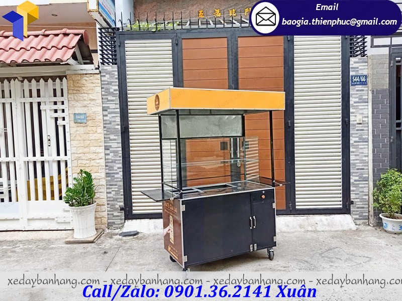 tủ bán bánh mì