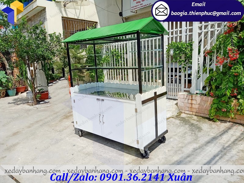 tủ gỗ bán bánh mì