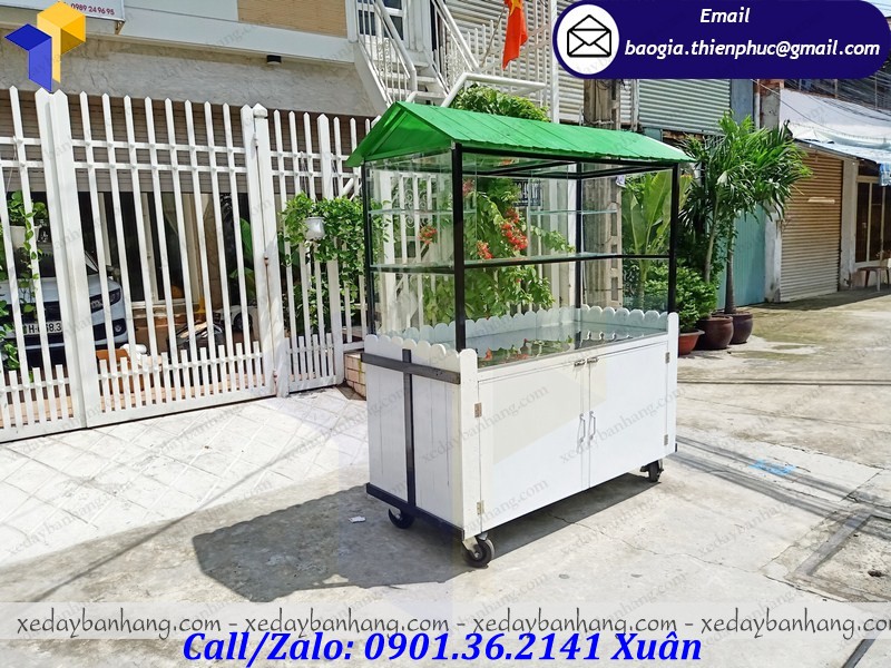 xưởng đóng xe gỗ bán bánh mì