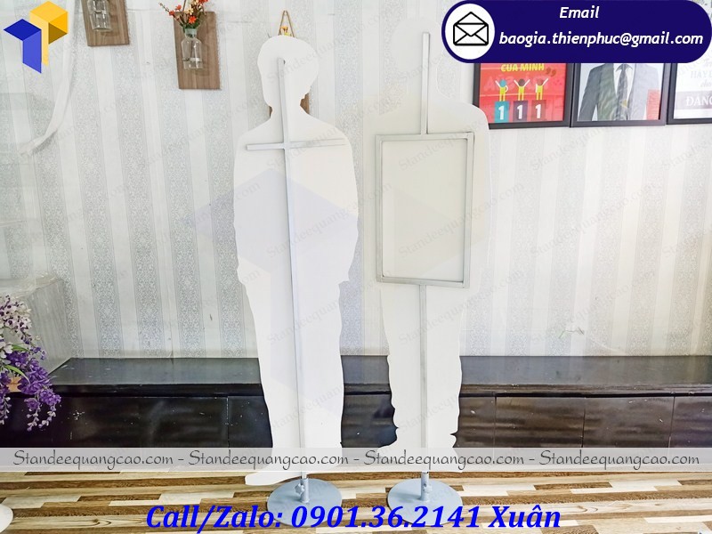 giá standee mô hình bts