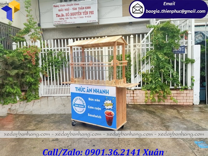 tủ gỗ bán thức ăn nhanh