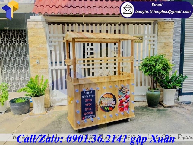 xe bán sushi bằng gỗ