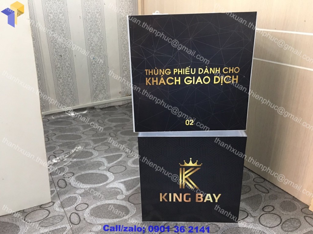 thung mica gia re