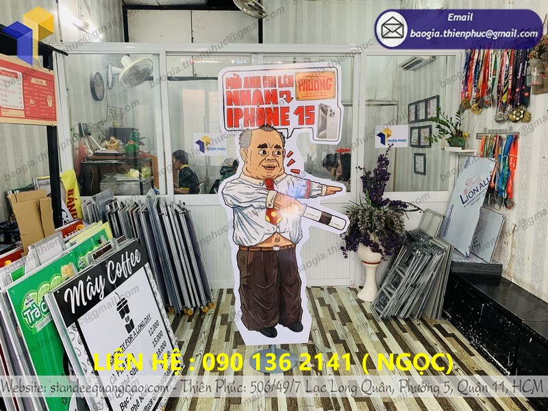 standee hoạt hình phú ông huyện