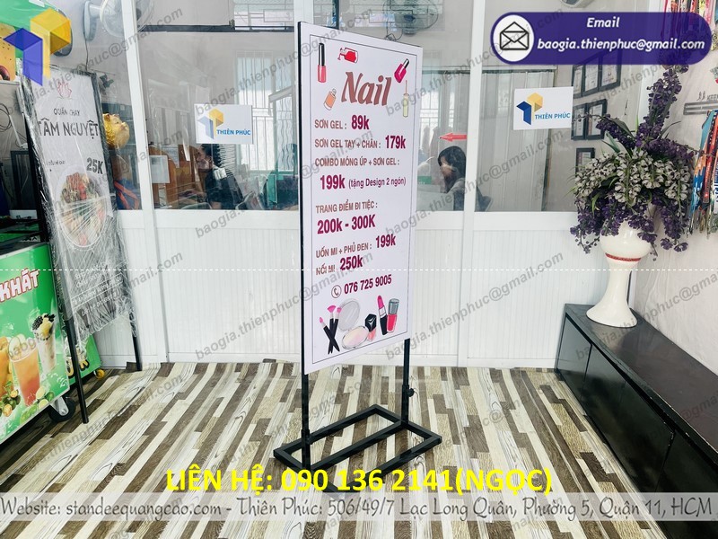 standee  nail