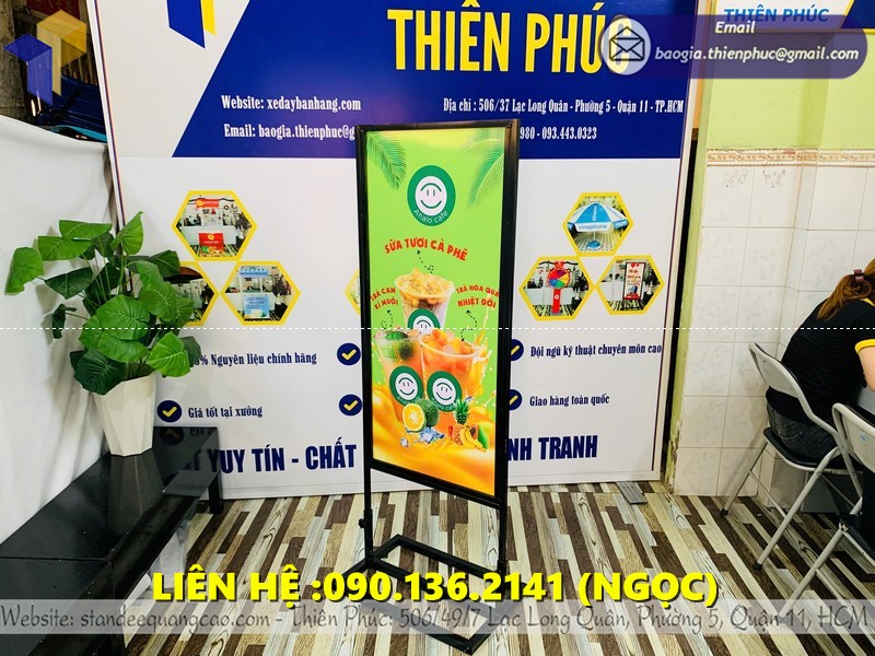 chân standee sắt quảng cáo