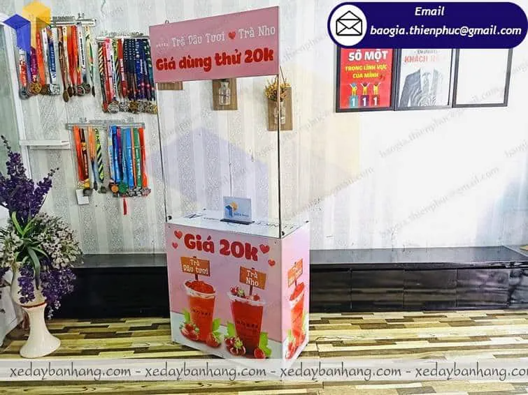 đặt mua booth sắt bán trà dâu