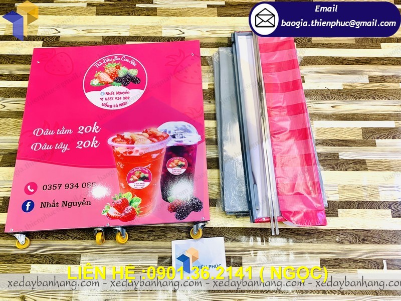 dong xe bán trà dâu vỉa hè di động