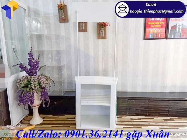 giá quầy nhựa lắp ráp