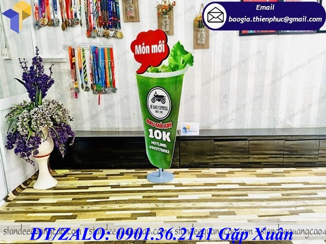 giá standee ly nước rau má