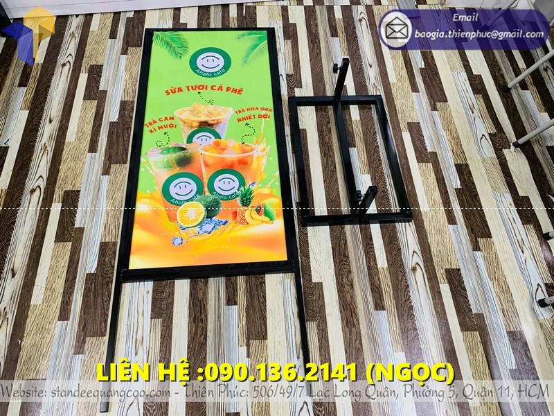 khung standee sắt quảng cáo