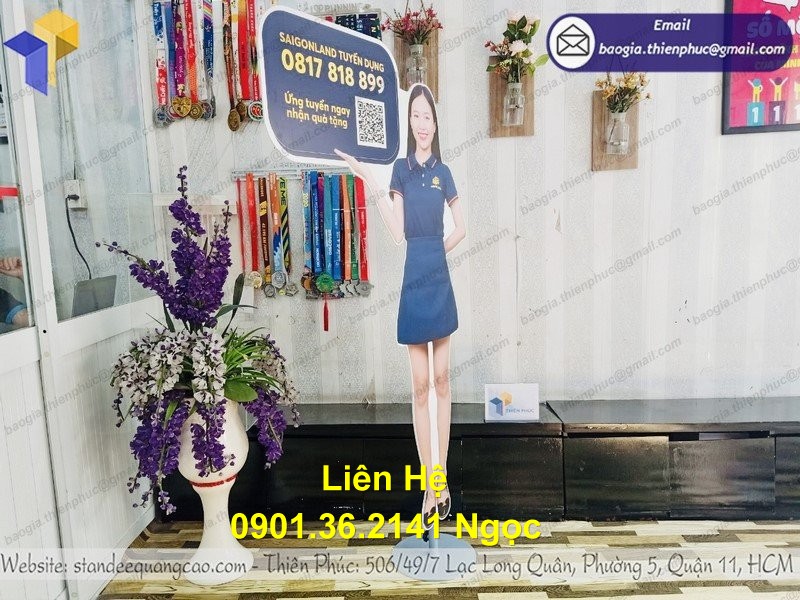 mô hình người standee hcm