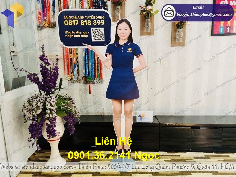 mô hình người standee