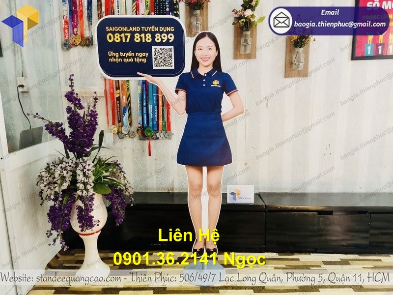 mô hình người standee