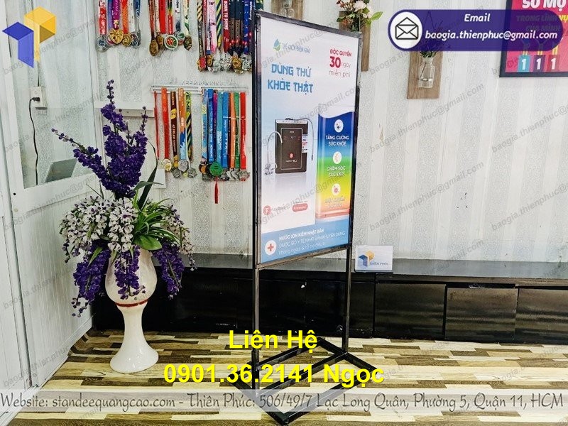 standee khung chân sắt giá rẻ