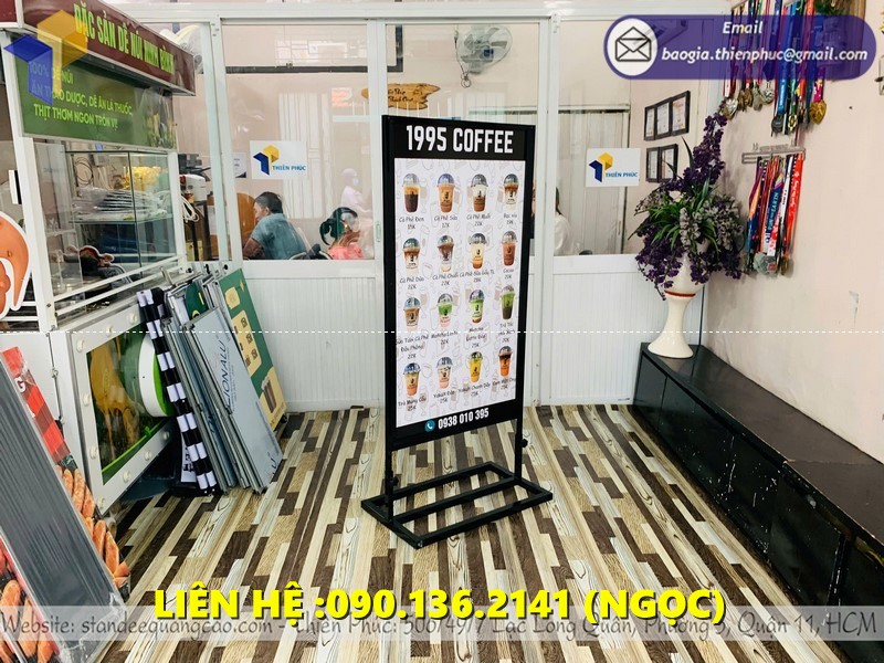 standee khung sắt 2 mặt