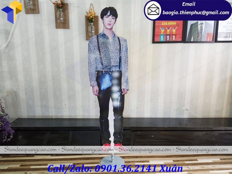 Thiên Phúc xưởng sản xuất các standee mô hình người, mockup mô hình người thật , mockup mô hình người quảng cáo,standee mô hình người mẫu giá rẻ,standee mô hình