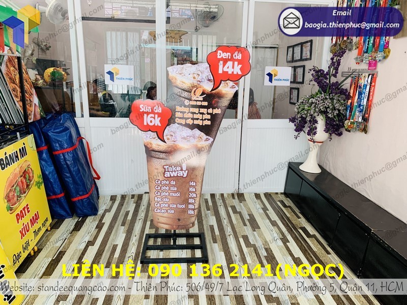 standee mô hình ly ngoài trời