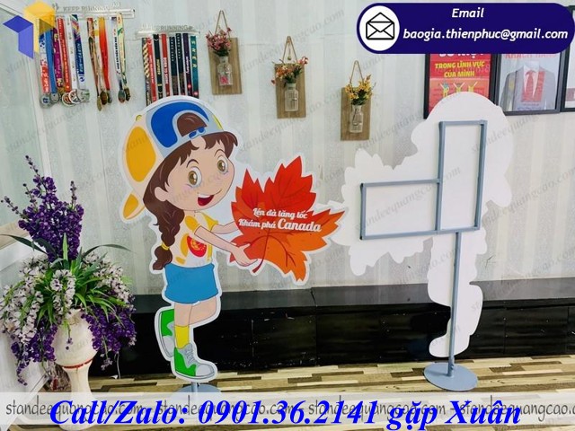 standee mô hình người quảng cáo