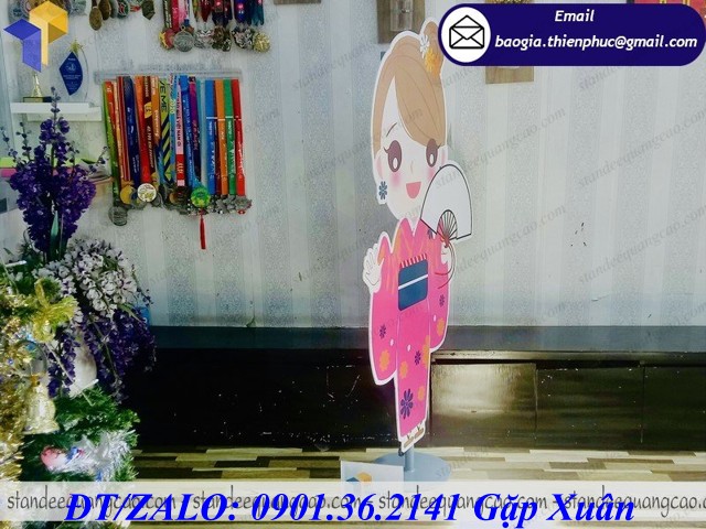 standee mô hình người