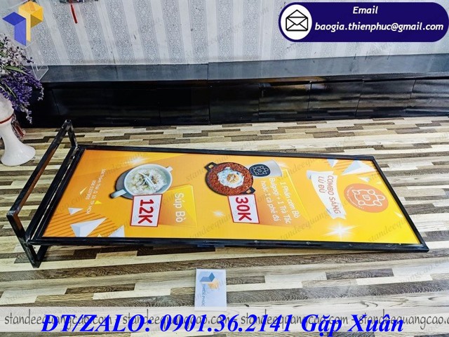 standee sắt sọt format