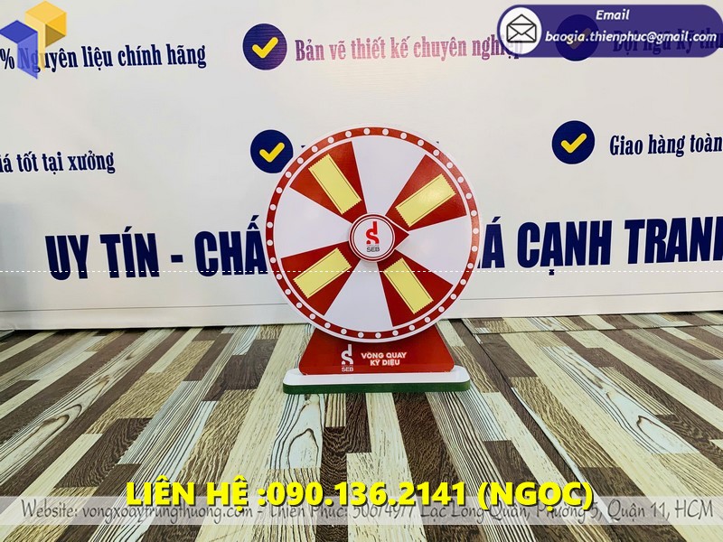 vòng xoay để bàn bằng gỗ