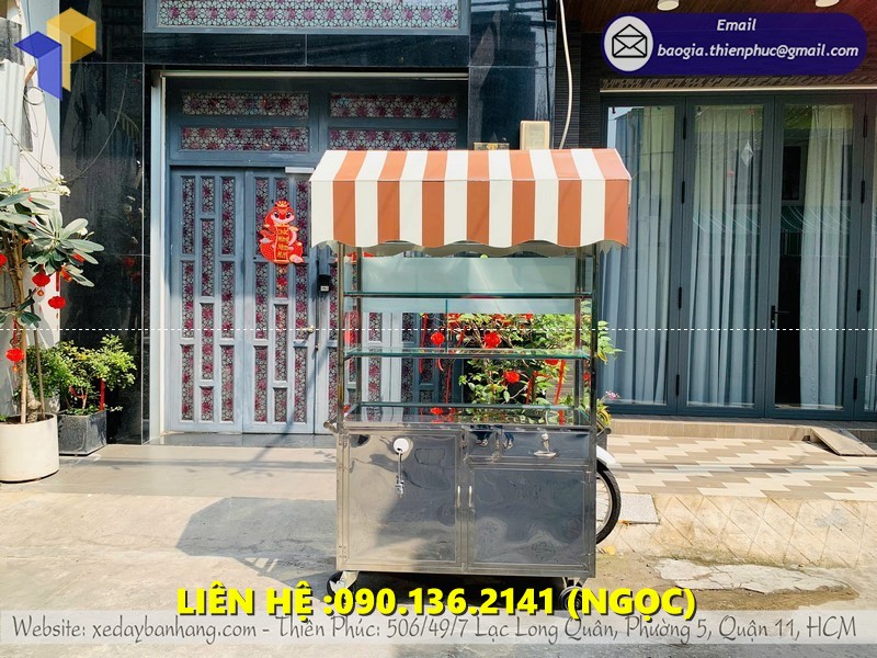 xe bán bánh mì chay