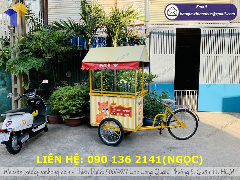 xe đạp bán mì ý lưu động