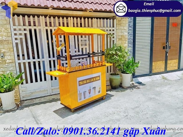 xe đẩy gỗ bán trà sữa