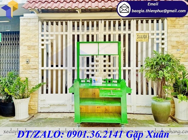 xe gỗ bán sinh tố nước ép