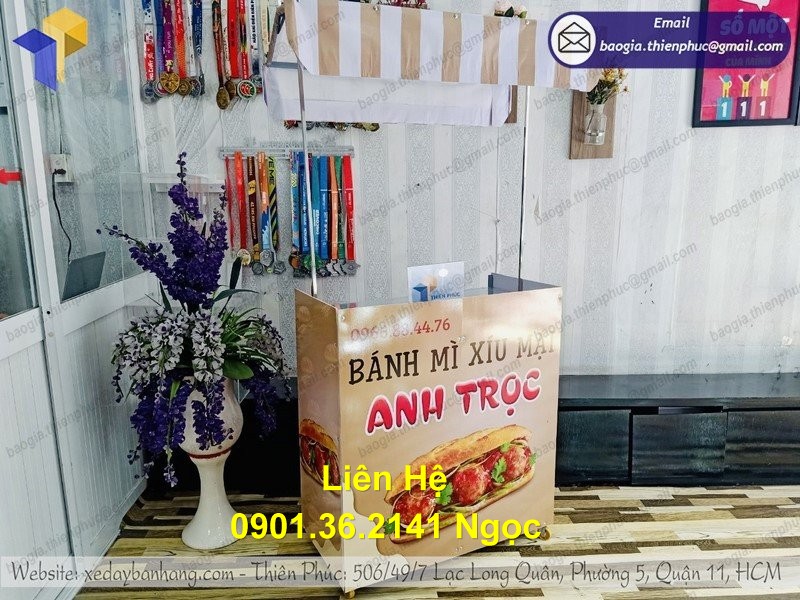 xe lắp ráp bán bánh mì xíu